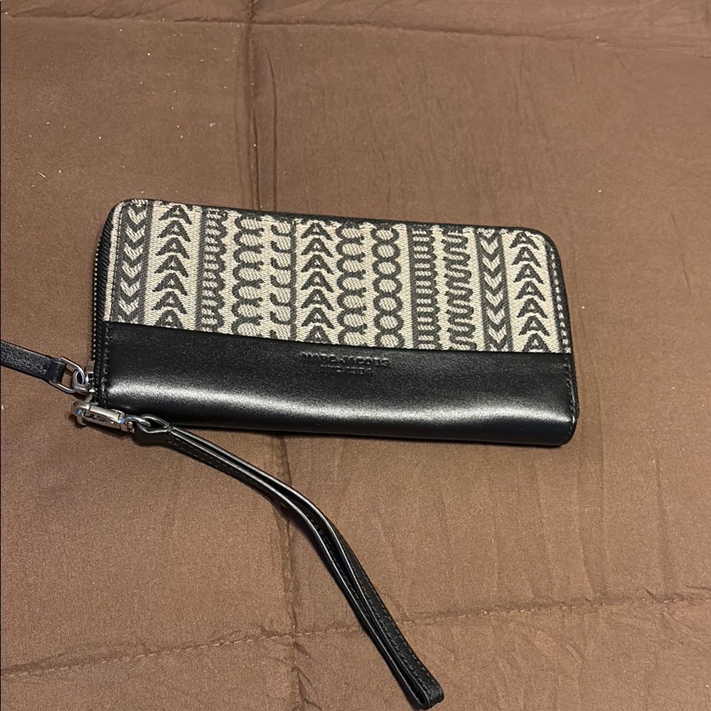Marc Jacobs Black and Gray Geometric Wallet